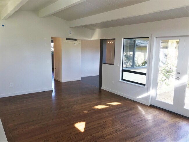 Building Photo - 612 Bobelaine Dr