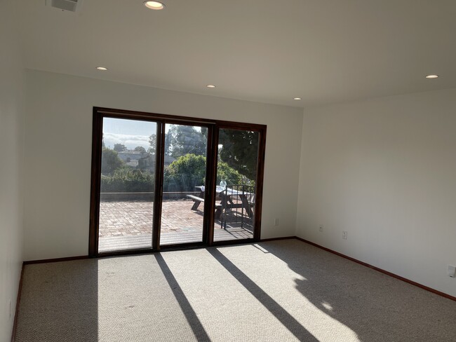 Foto del edificio - 2112 Burgener Blvd