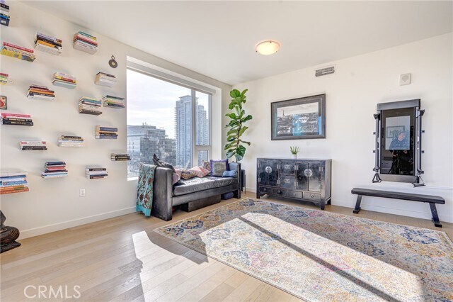 Foto del edificio - 1050 S Grand Ave