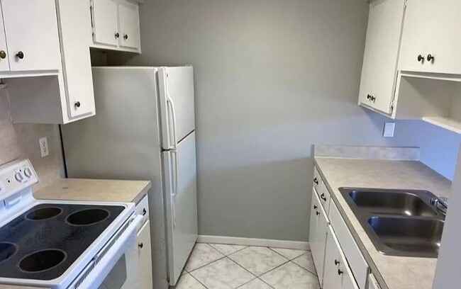 Building Photo - San Paulo Villiage (1-bed / 1-bath)