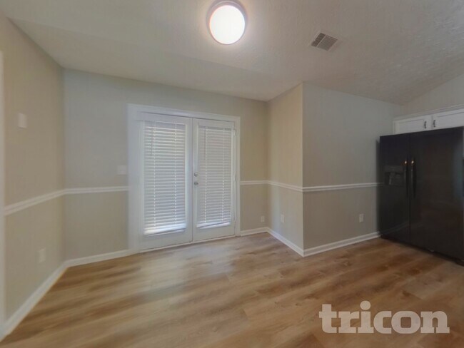 Building Photo - 170 Oak Hill Dr