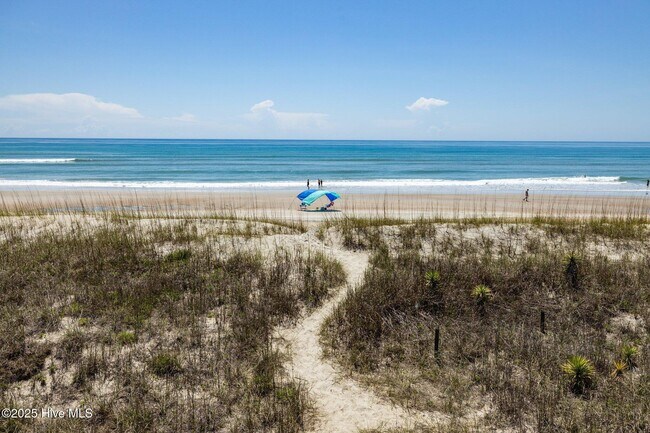 Foto del edificio - 223 Hoffman Beach Rd