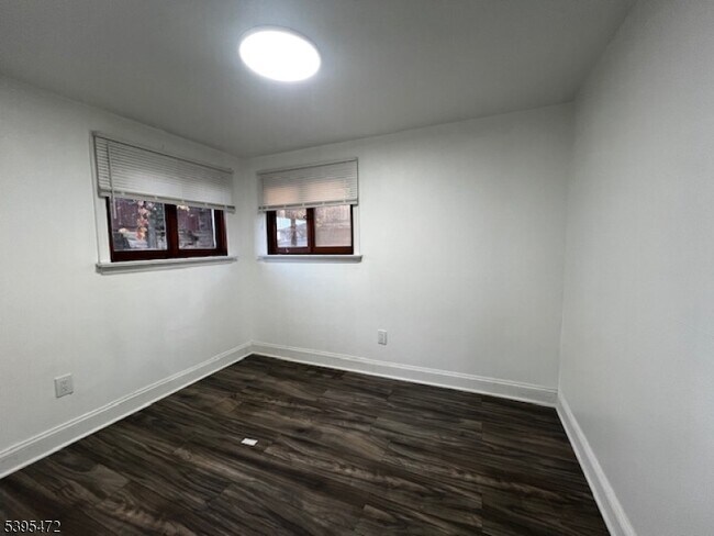 Foto del edificio - 110 Rockland Ave