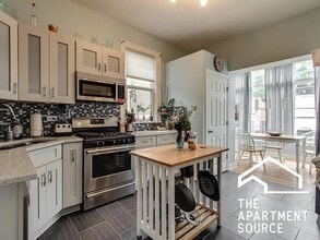 Building Photo - 1938 N Halsted St