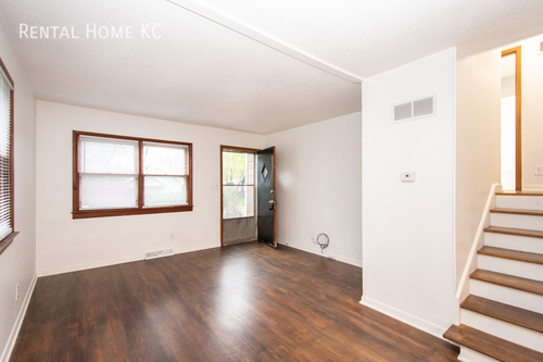 Building Photo - 7941 Robinson St