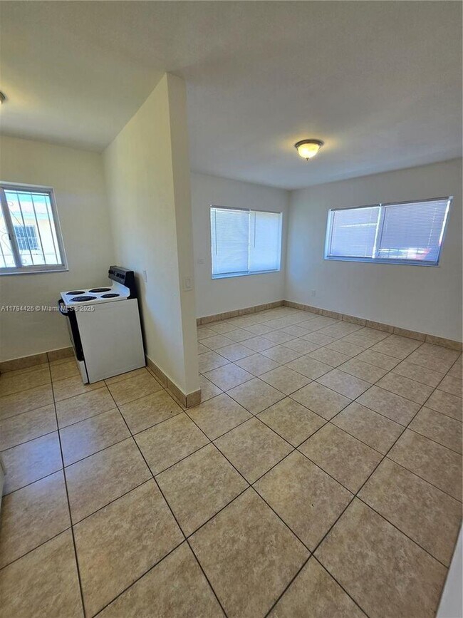 Foto del edificio - 3110 NW 19th Ave