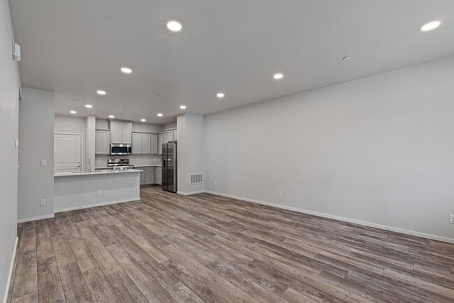 Building Photo - Two Story Town Home North Fort Collins