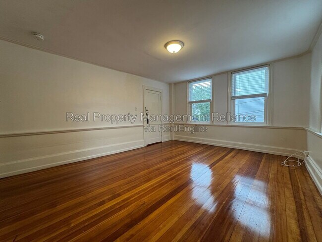 Foto del edificio - 16 Franklin Pl