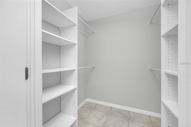 Foto del edificio - 3295 Fox Chase Cir