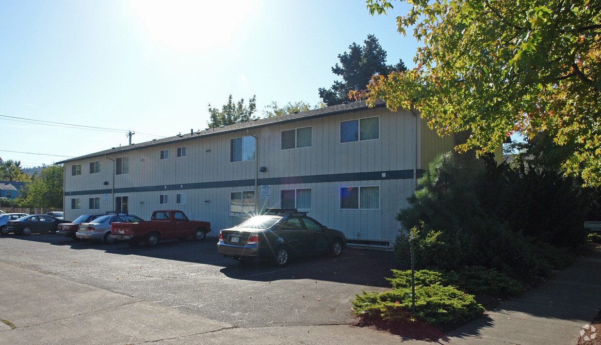 Building Photo - Greenwood Apartments