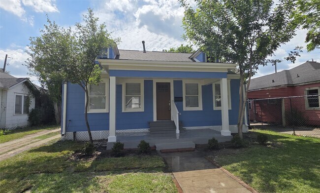 Foto del edificio - 2827 Robertson St