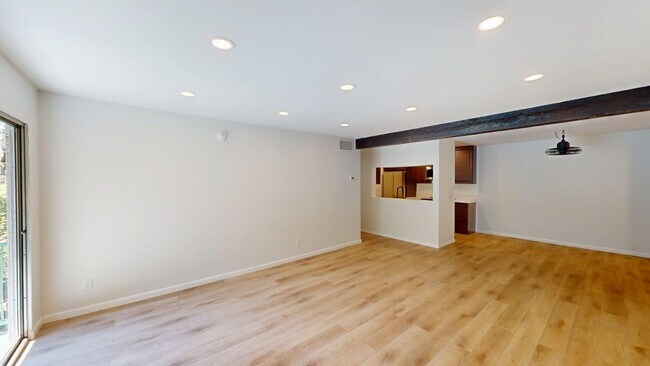 Foto del edificio - 5460 White Oak Ave