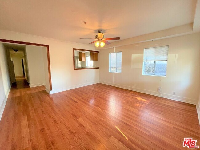 Building Photo - 1213 S Muirfield Rd