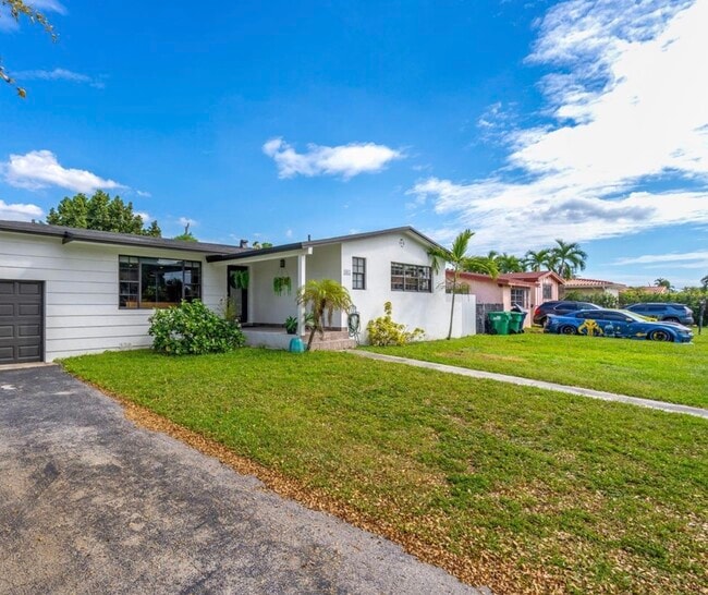 Building Photo - 1815 SW 85th Ct