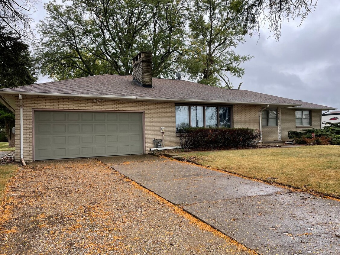 Foto principal - 3 Bed / 1 Bath Home in North Peoria