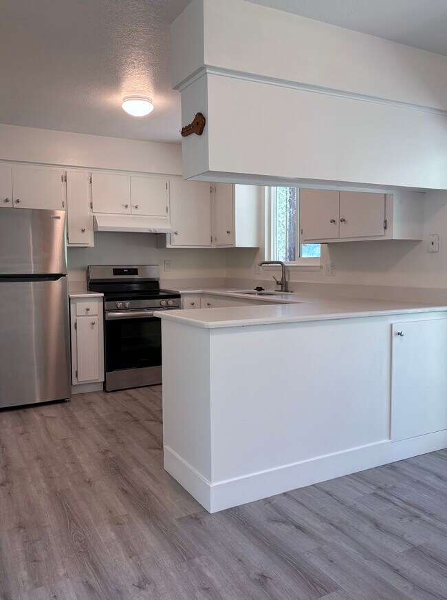 Building Photo - 484 Mcfaul Way
