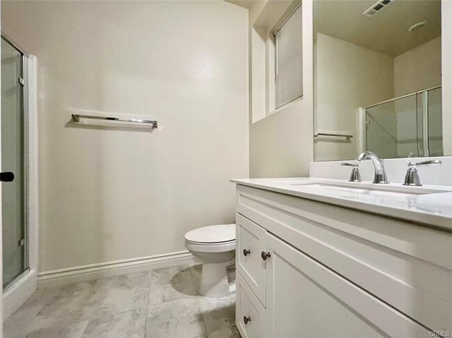 Building Photo - 186 Frame