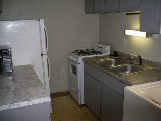 Foto del edificio - 134 W 9th Ave