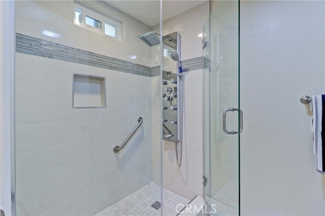 Building Photo - 2394 Via Mariposa W