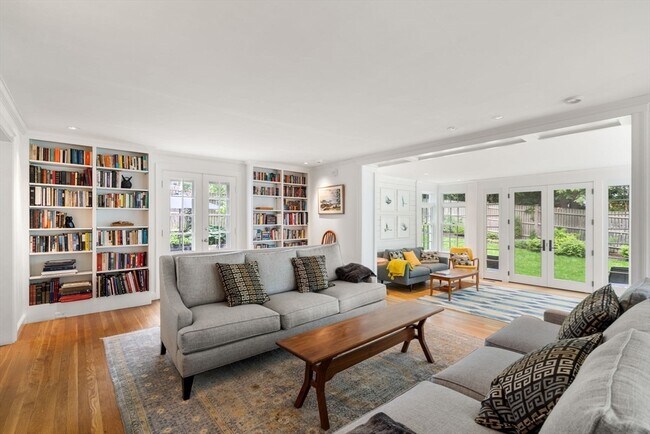 Building Photo - 205 Brattle St