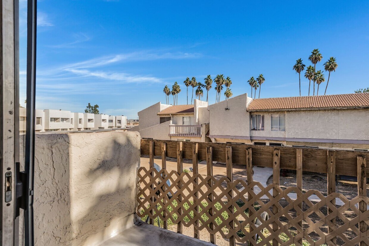 Remodeled 3/2 off Indian School & 43rd Ave - Remodeled 3/2 off Indian School & 43rd Ave