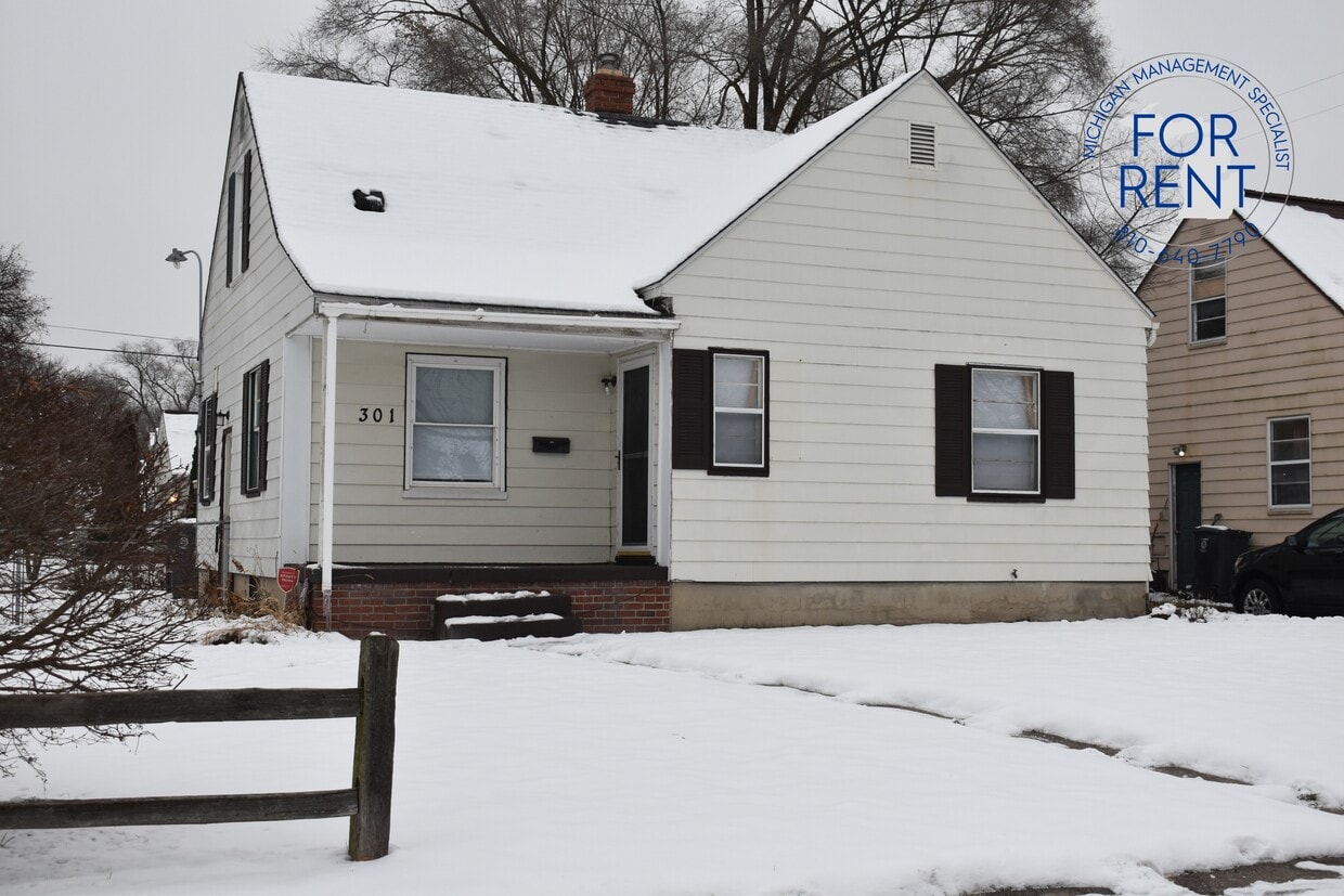 Building Photo - 301 Chandler Ave