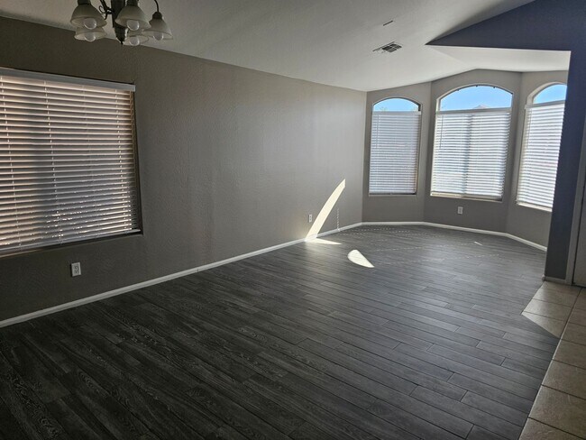 Foto del edificio - nice 3 b 2 bth home