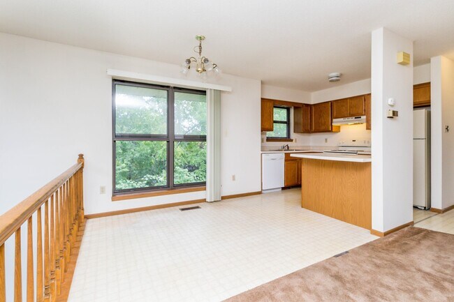 Building Photo - 1604-1606 Handley Place