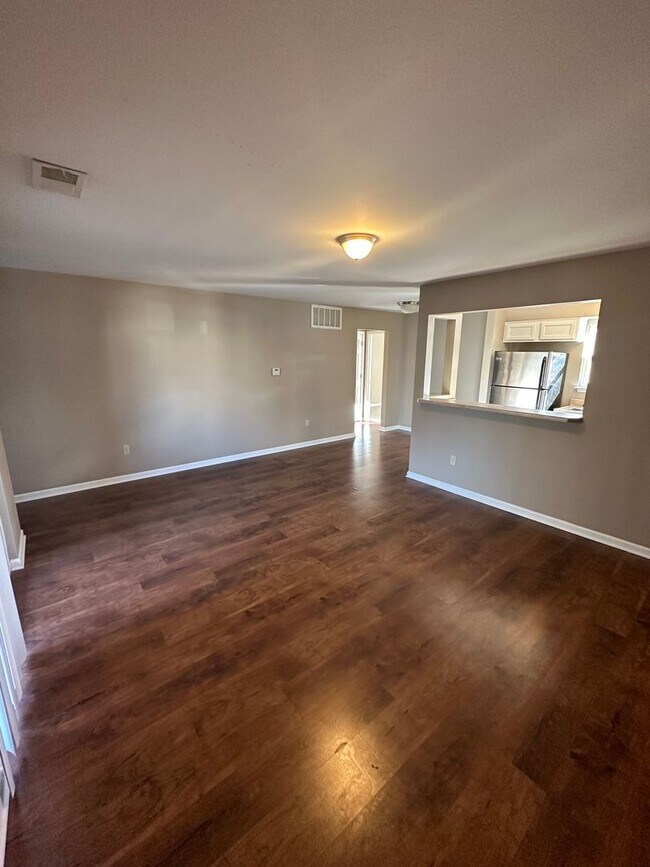 Foto del edificio - 2BD/2BA Condo located on the Germantown/Me...