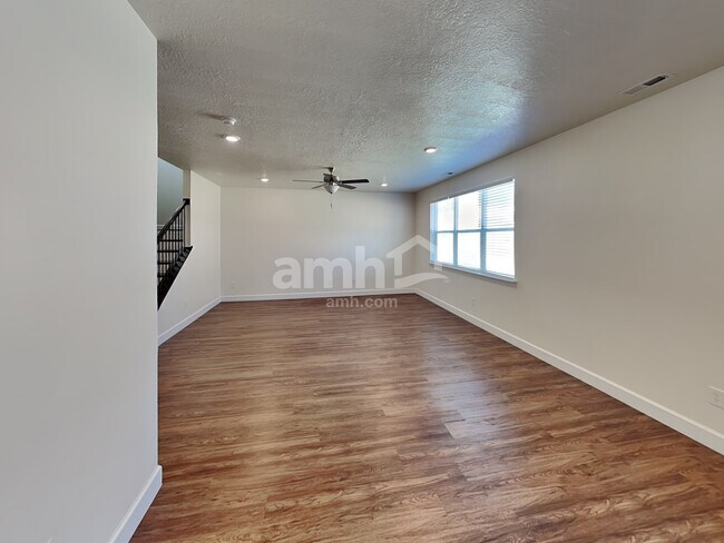 Foto del edificio - 2357 Surry Way