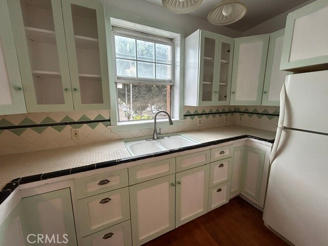 Building Photo - 380 W 15th St