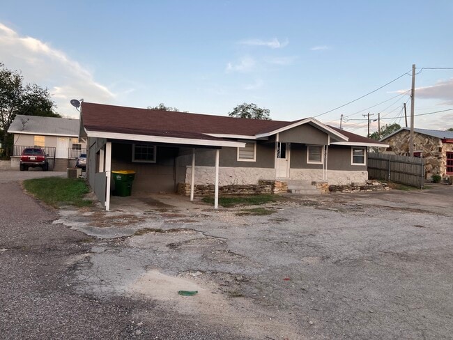 Building Photo - 803 2nd St