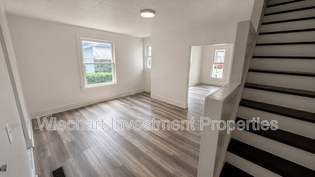 Foto del edificio - 342 N Charles St