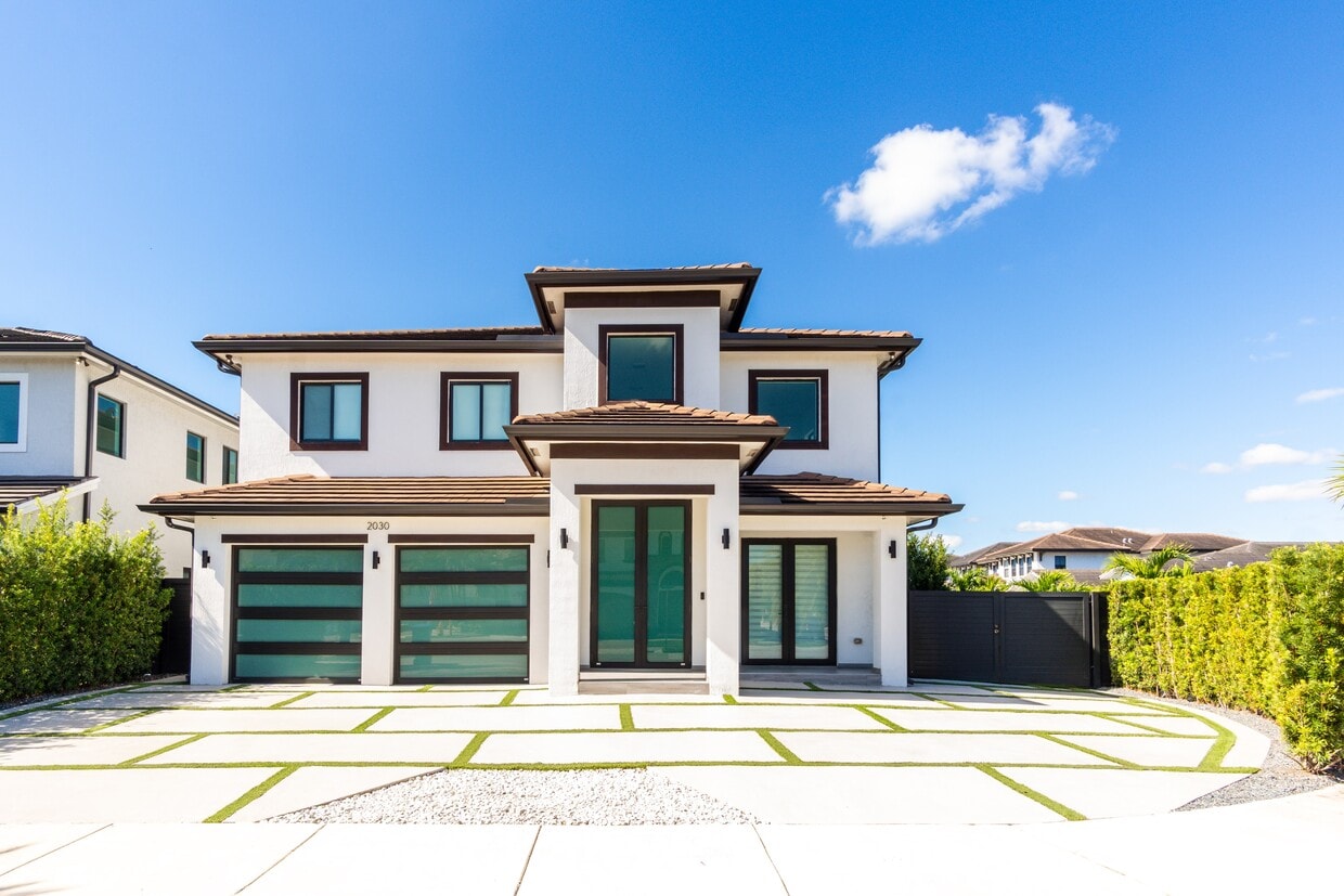 Primary Photo - 2030 SW 145th Ave