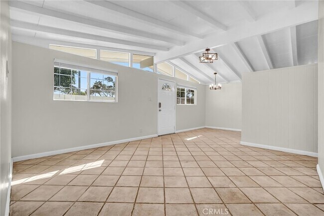 Building Photo - 1523 W Frances Dr