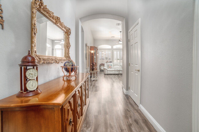 Building Photo - 9813 Camden Rose Fully Furnished