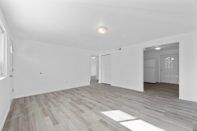 ARKAD APARTMENT (449 BARNETT) photo'