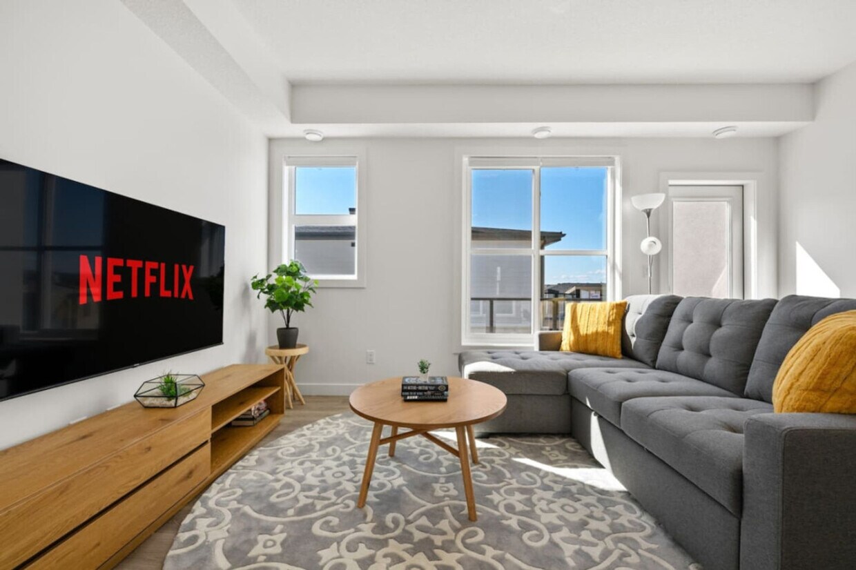 Photo principale - 2117-2181 81 St S W