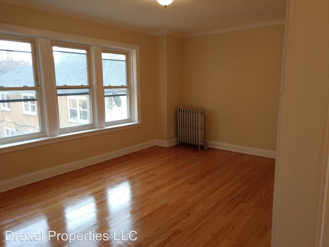 Building Photo - 6334 N Artesian Ave