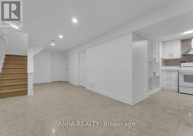 Building Photo - 26 Silbury Dr