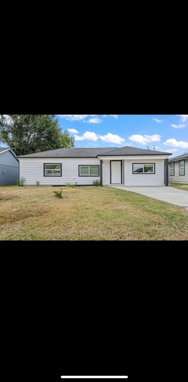 Building Photo - 10602 Buffum St