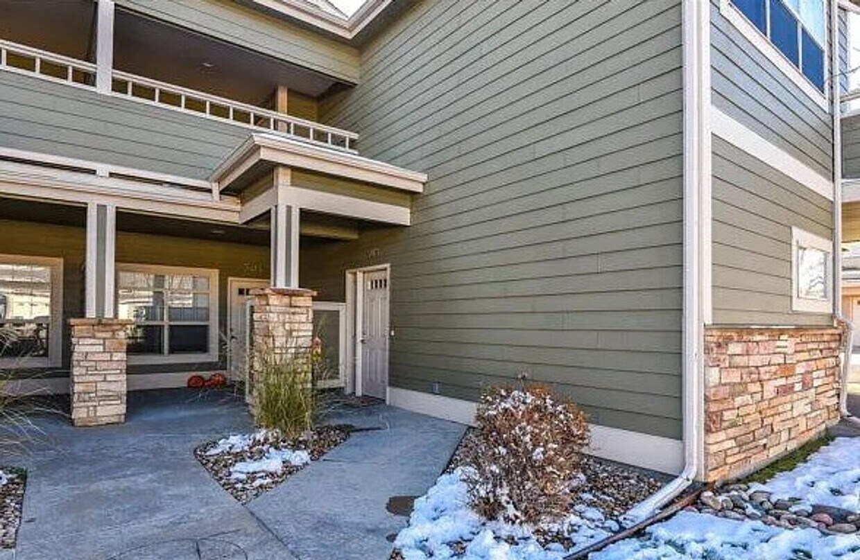 Foto principal - Beautiful 2bd/2ba Condo in West Greeley with Garage!
