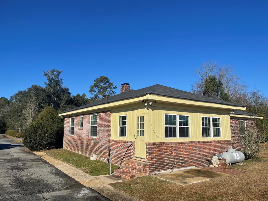 Foto principal - 1496 Fredonia Rd