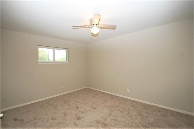 Building Photo - 9733 Neuens Rd