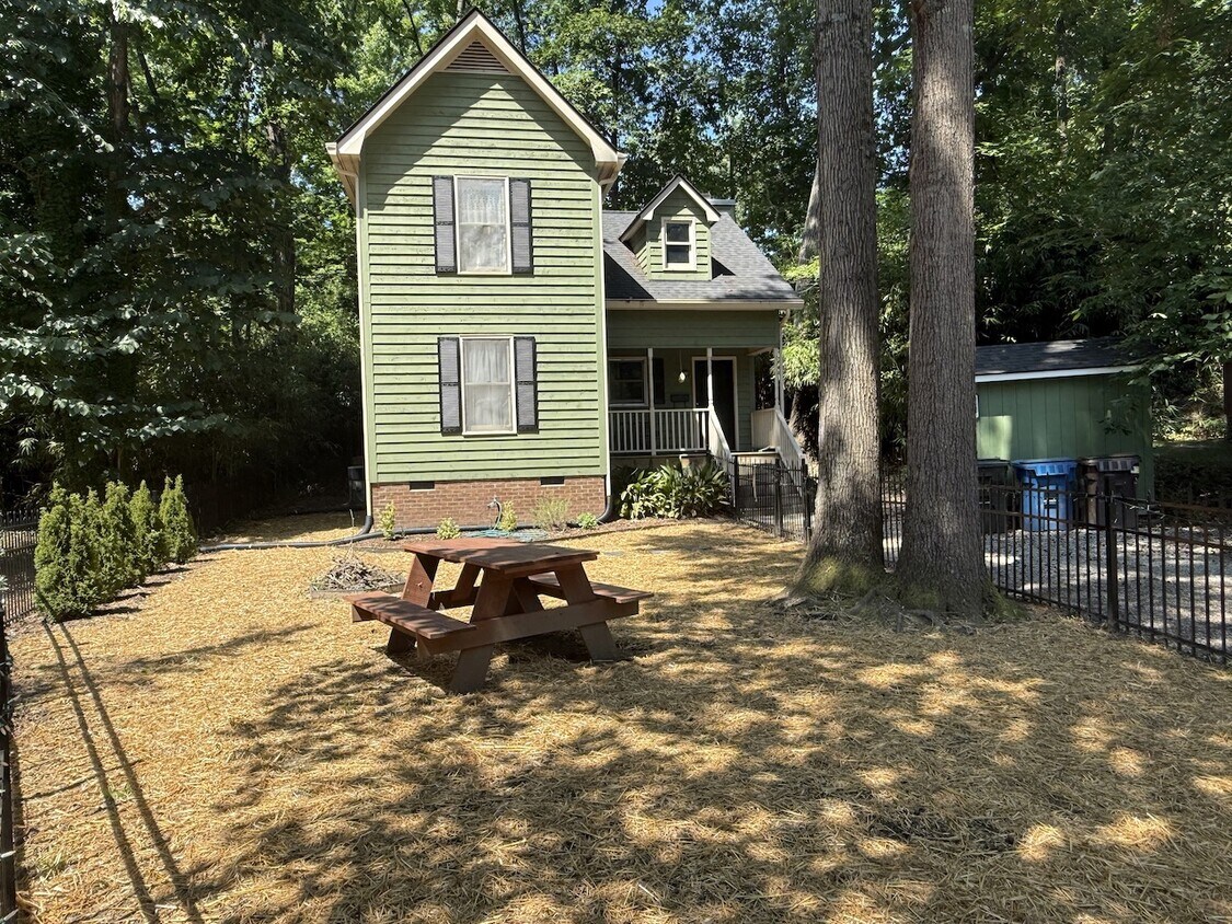 Primary Photo - 1502 Hollywood St