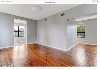 Building Photo - 2545 Oak St