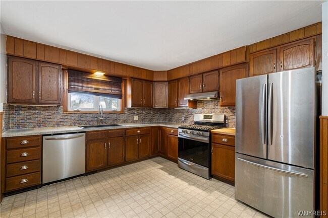Foto del edificio - 133 Halstead Ave