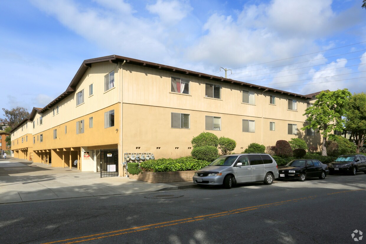 Building Photo - 375 Richmond Dr