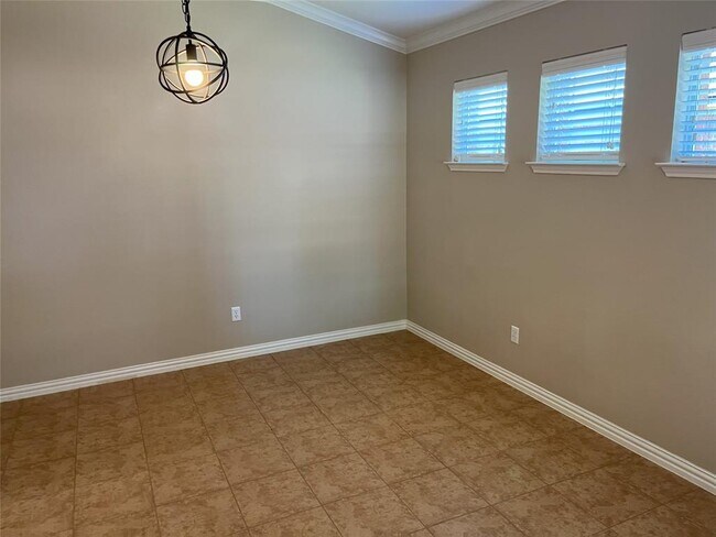 Building Photo - 2375 Garlic Creek Dr