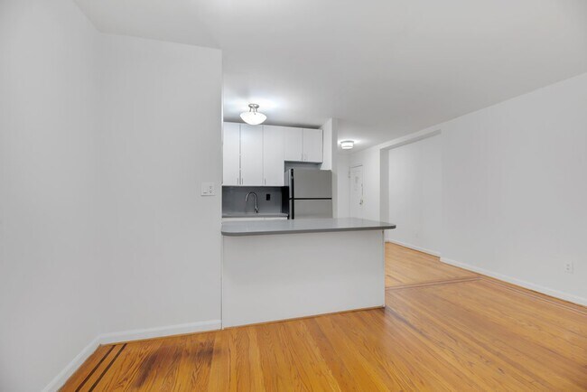 Foto del edificio - 113 E 31st St